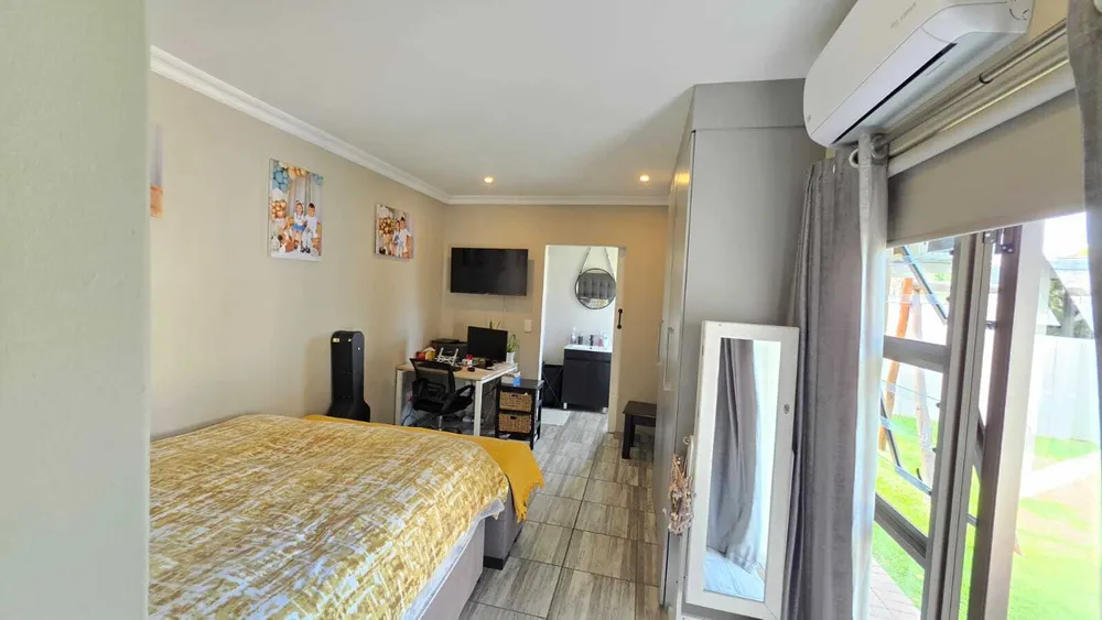 South Africa, Gauteng, Buurendal, Klipplaat Drive, 14