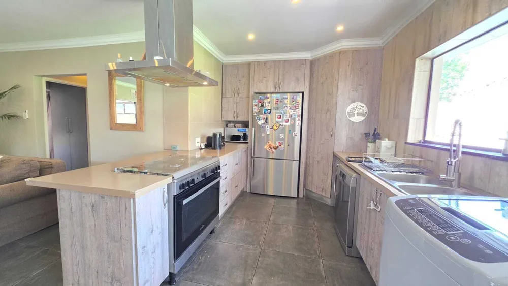 South Africa, Gauteng, Buurendal, Klipplaat Drive, 14