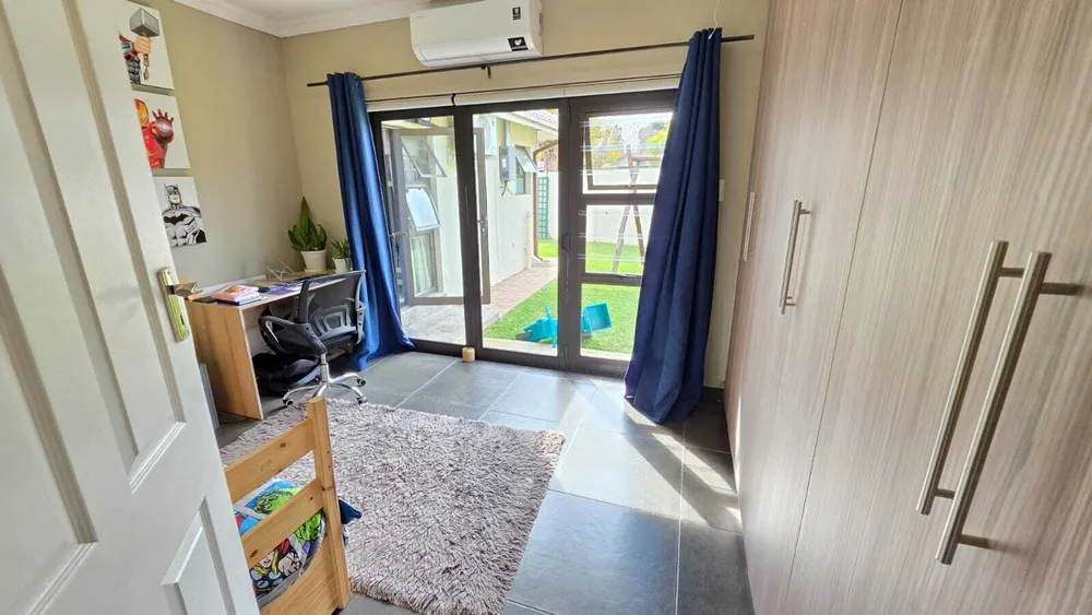 South Africa, Gauteng, Buurendal, Klipplaat Drive, 14
