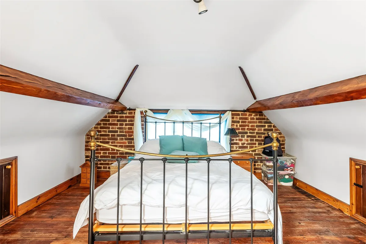 Misbrooks Green Road, Beare Green, Dorking, RH5