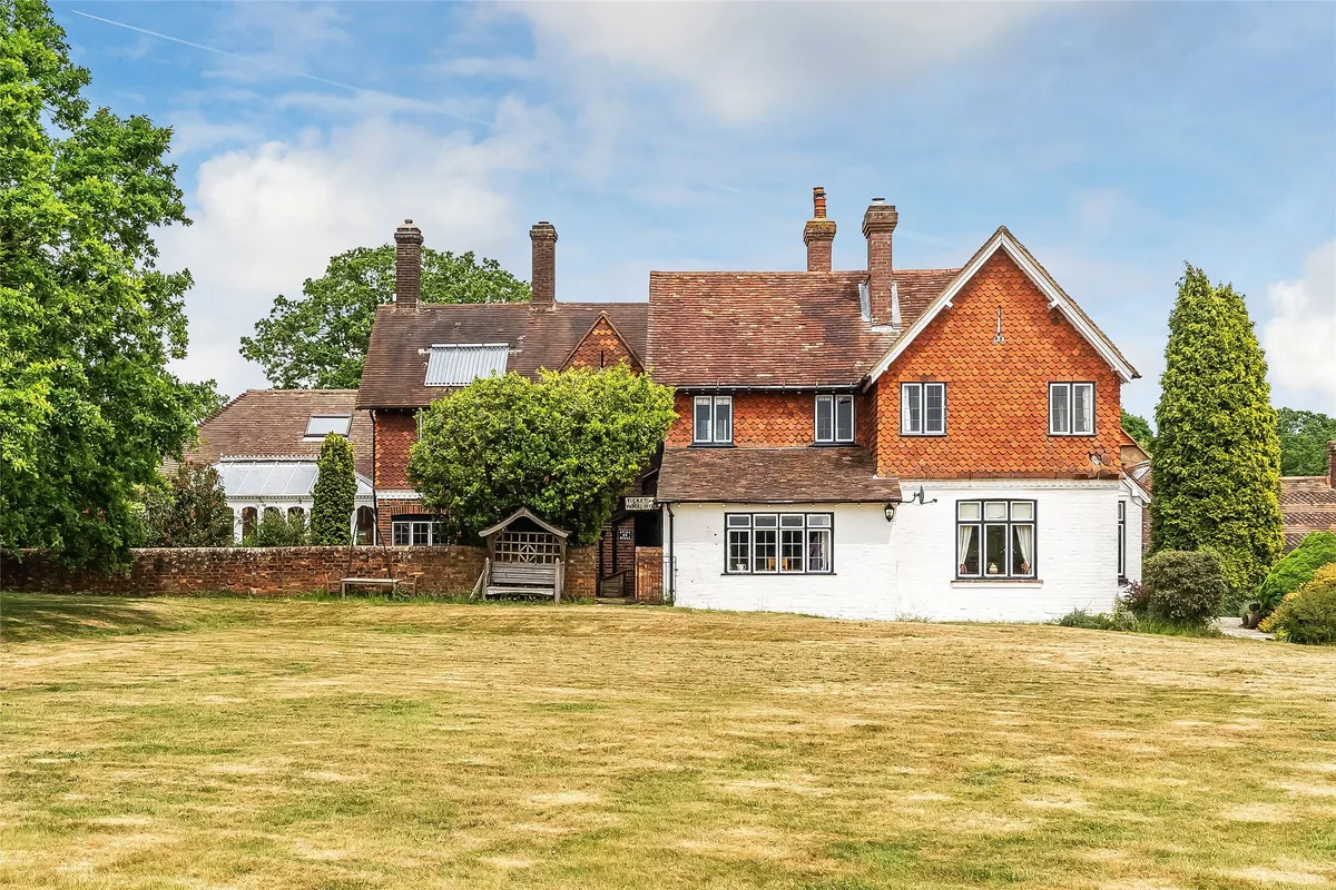 Misbrooks Green Road, Beare Green, Dorking, RH5