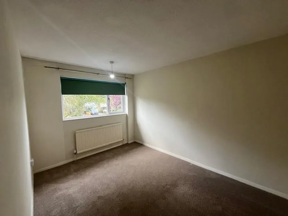 Property carousel item 5