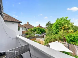 Grove Close, Kingston Upon Thames thumb 2