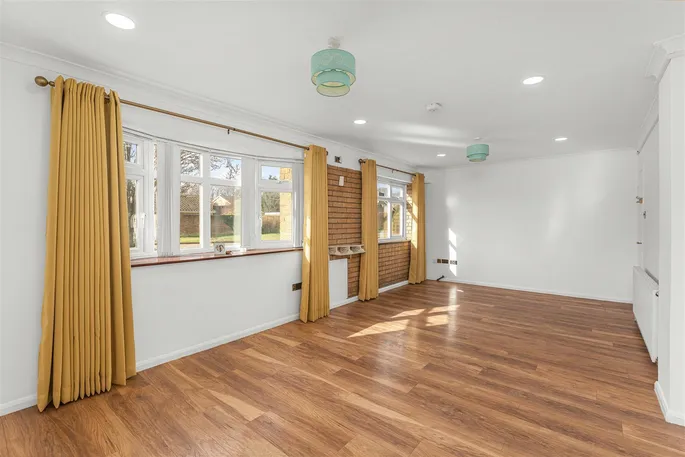 Property carousel image 2