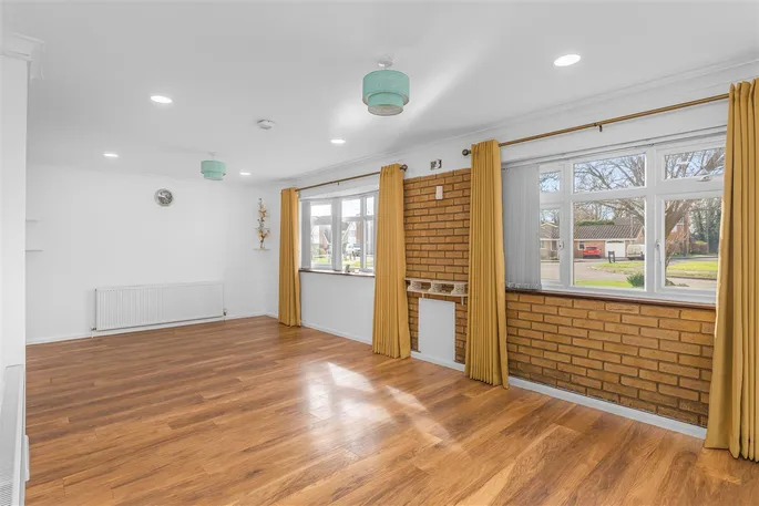 Property carousel image 4