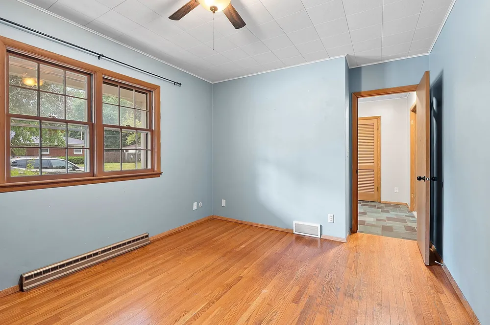 1618 S Riverdale Dr, Appleton, WI 54914