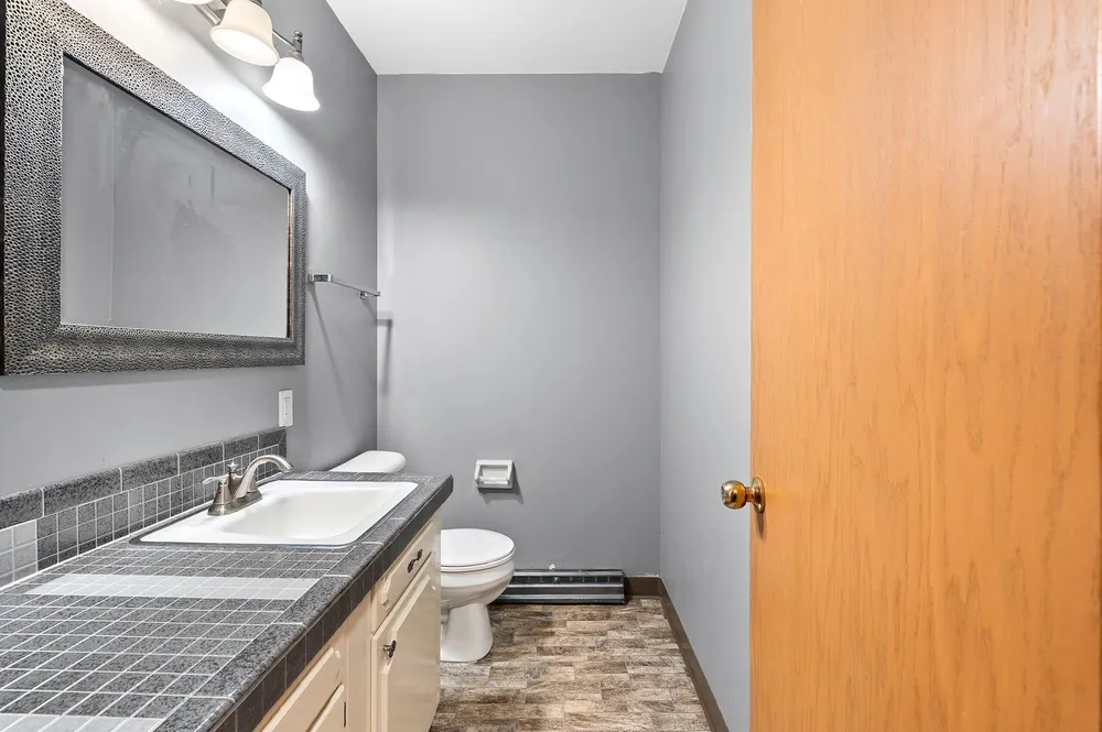 1618 S Riverdale Dr, Appleton, WI 54914