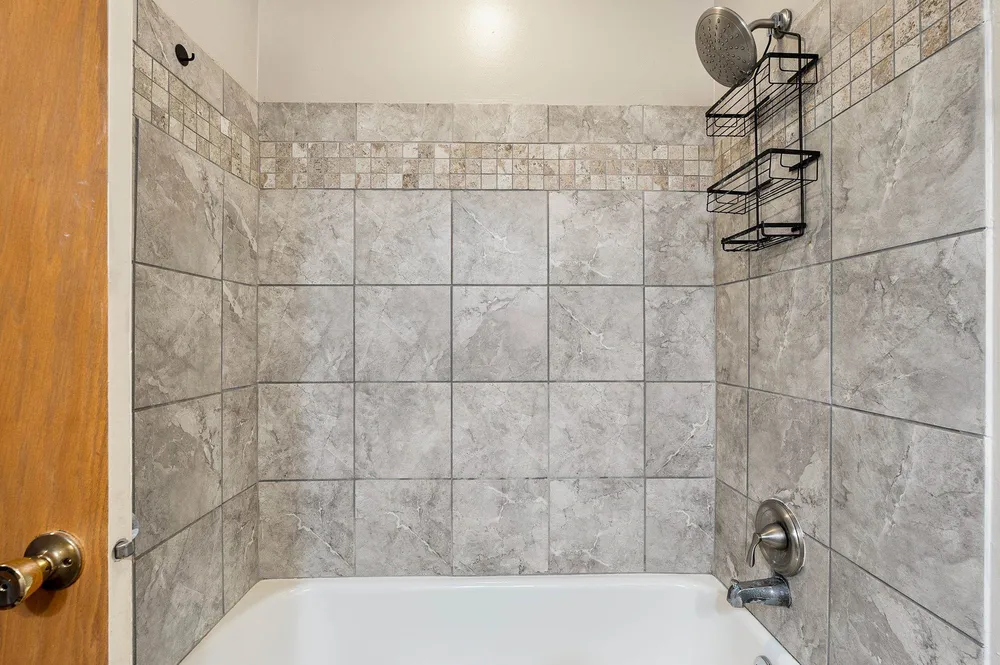1618 S Riverdale Dr, Appleton, WI 54914