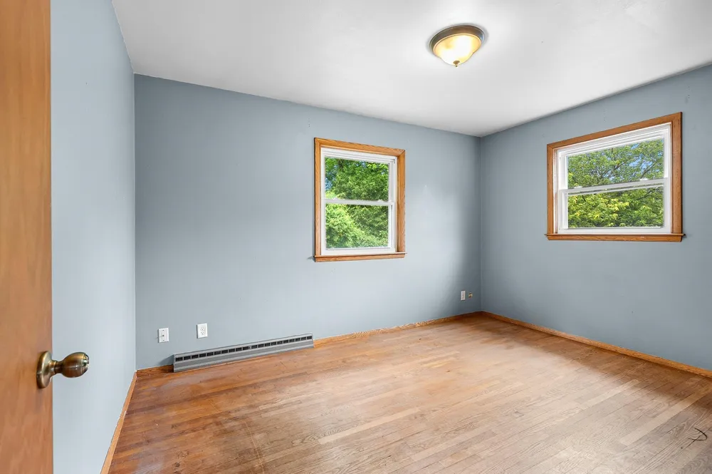 1618 S Riverdale Dr, Appleton, WI 54914