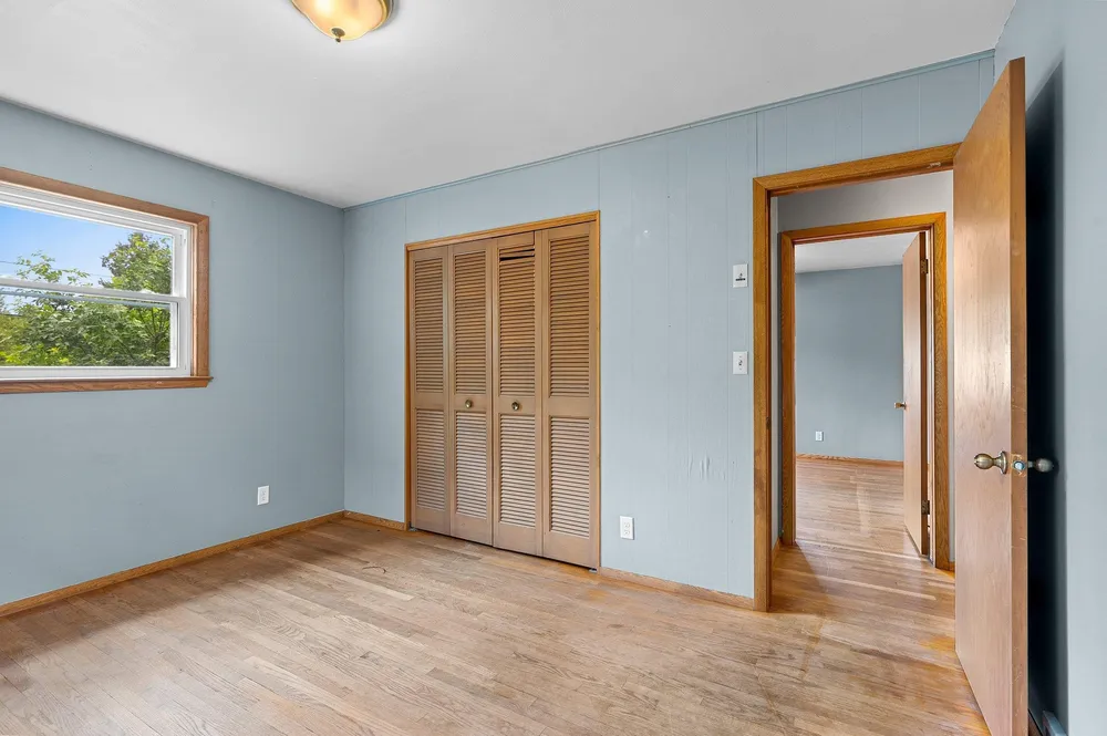 1618 S Riverdale Dr, Appleton, WI 54914