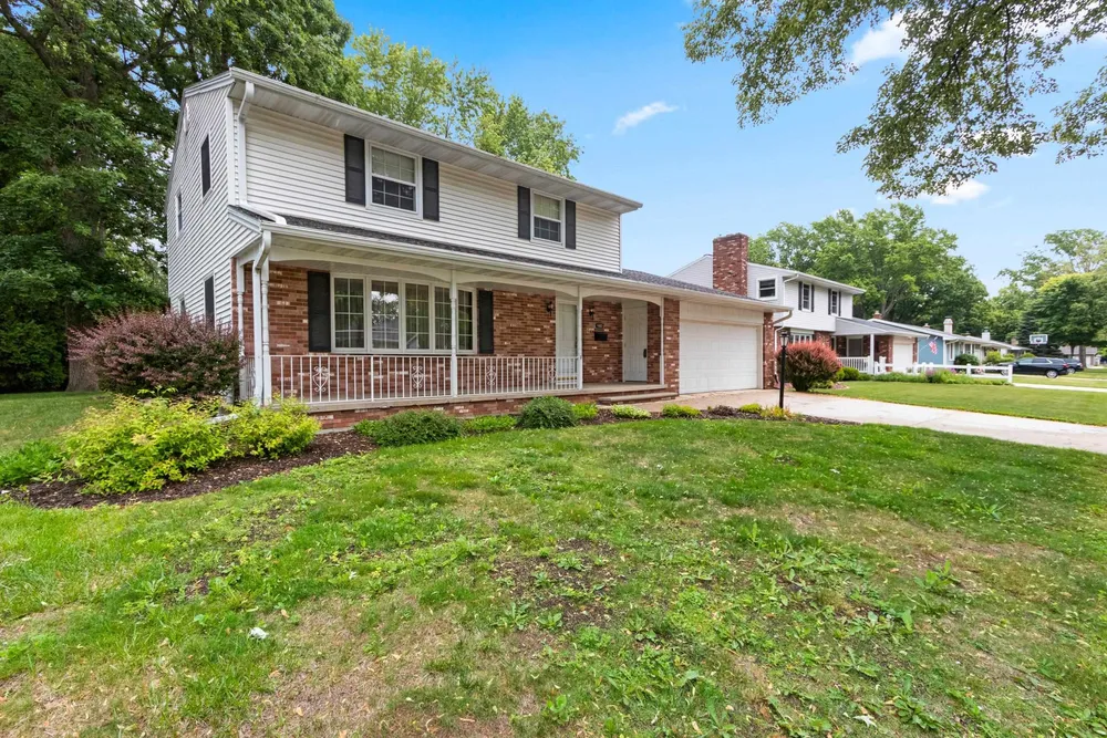1082 Kenwood St, Green Bay, WI 54304