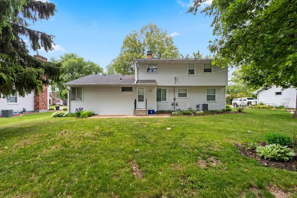 1082 Kenwood St, Green Bay, WI 54304