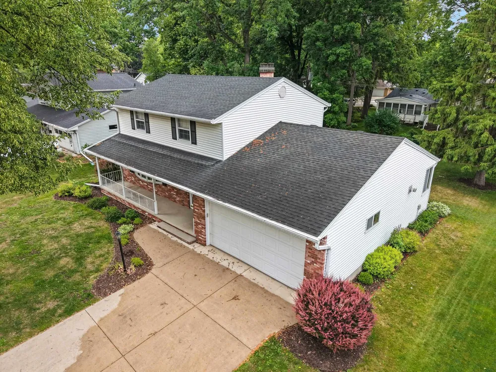 1082 Kenwood St, Green Bay, WI 54304