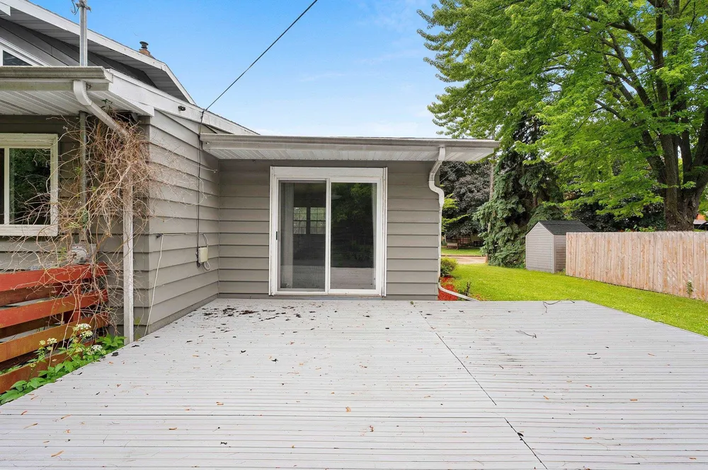1618 S Riverdale Dr, Appleton, WI 54914