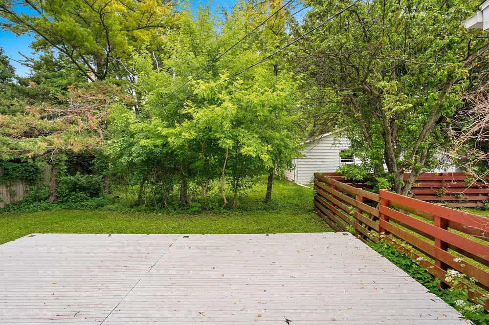 1618 S Riverdale Dr, Appleton, WI 54914