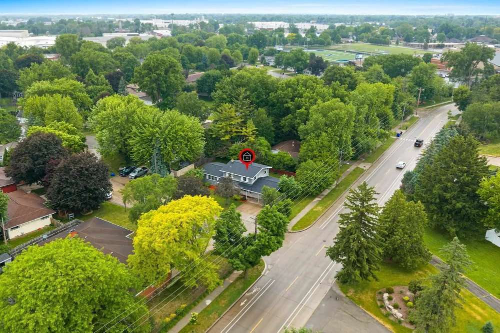 1618 S Riverdale Dr, Appleton, WI 54914