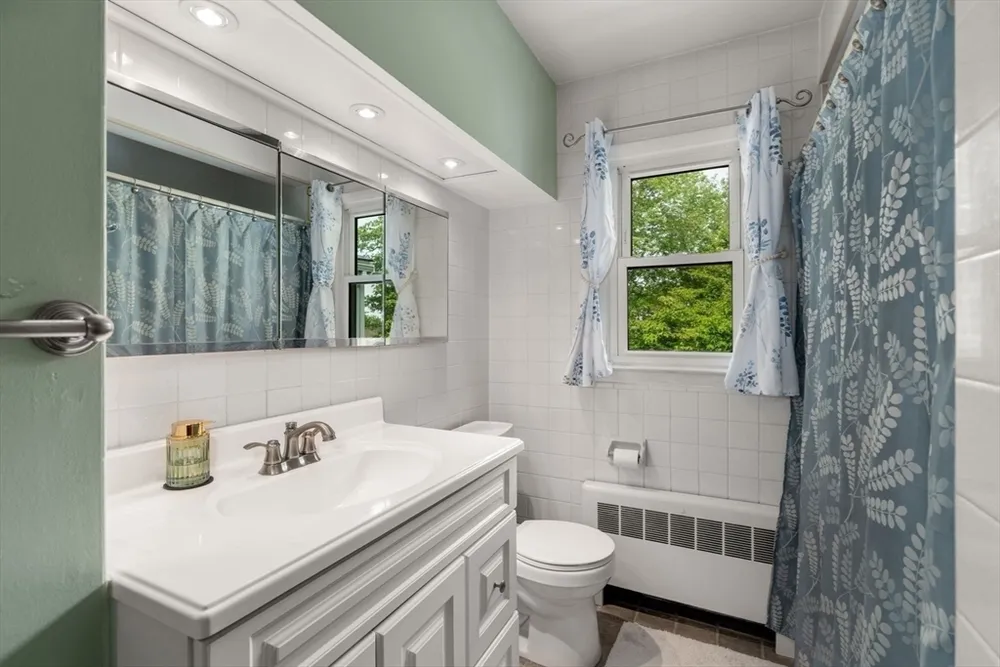12 Ruby Rd, Saugus, MA 01906