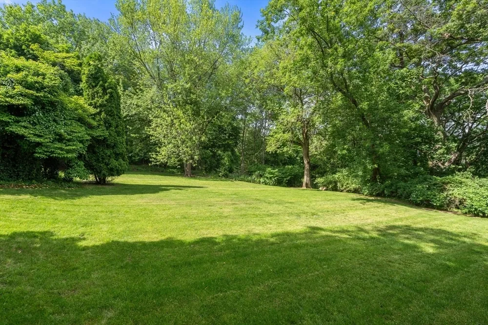 12 Ruby Rd, Saugus, MA 01906
