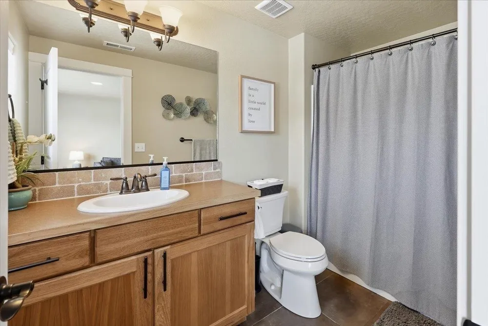 4520 E 22nd Ct, Spokane, WA 99223