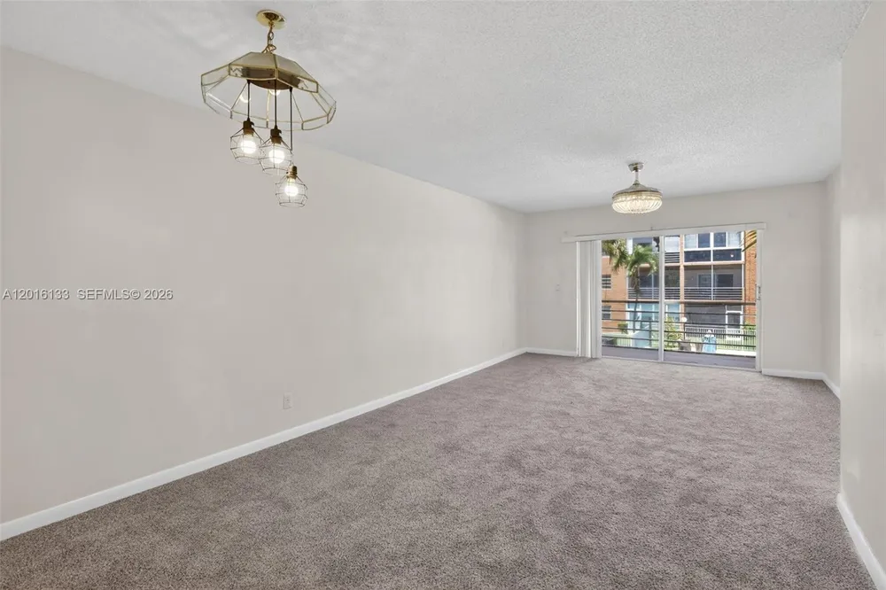 3048 Sunrise Lakes Dr E, Sunrise, FL 33322