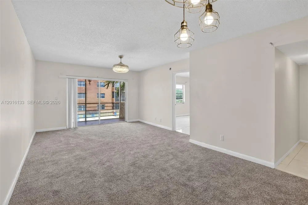 3048 Sunrise Lakes Dr E, Sunrise, FL 33322