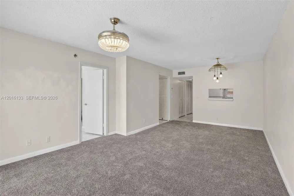3048 Sunrise Lakes Dr E, Sunrise, FL 33322
