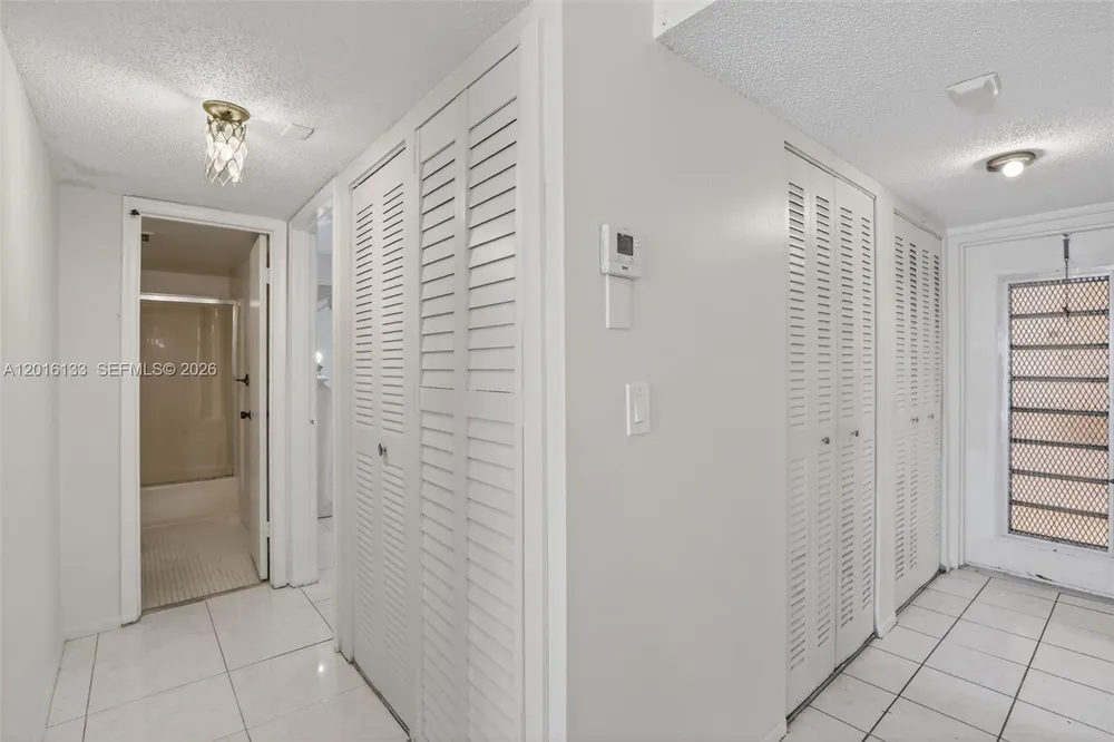 3048 Sunrise Lakes Dr E, Sunrise, FL 33322