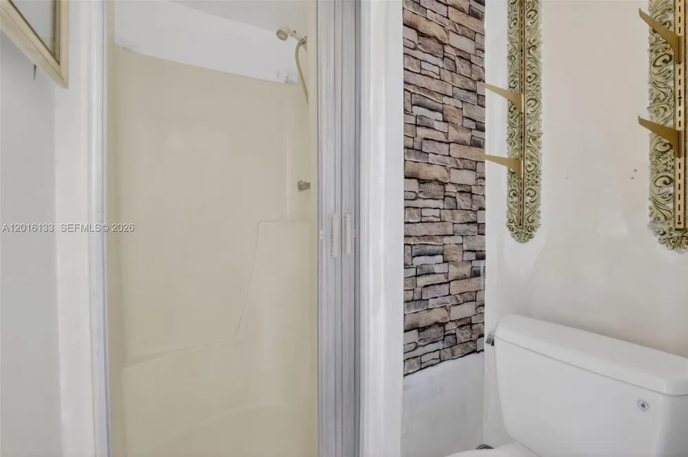 3048 Sunrise Lakes Dr E, Sunrise, FL 33322