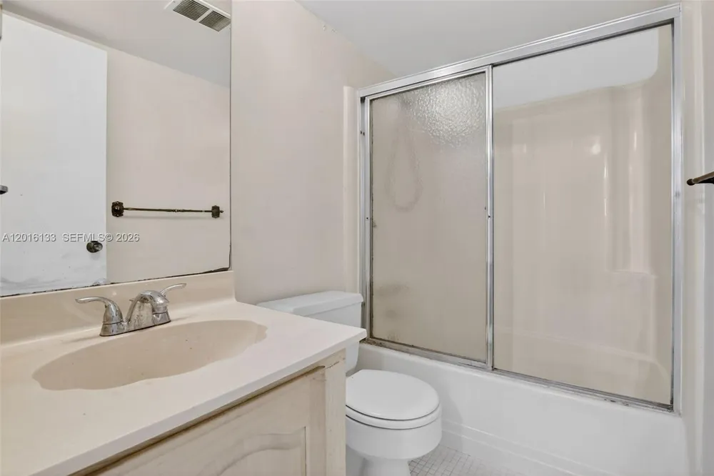 3048 Sunrise Lakes Dr E, Sunrise, FL 33322