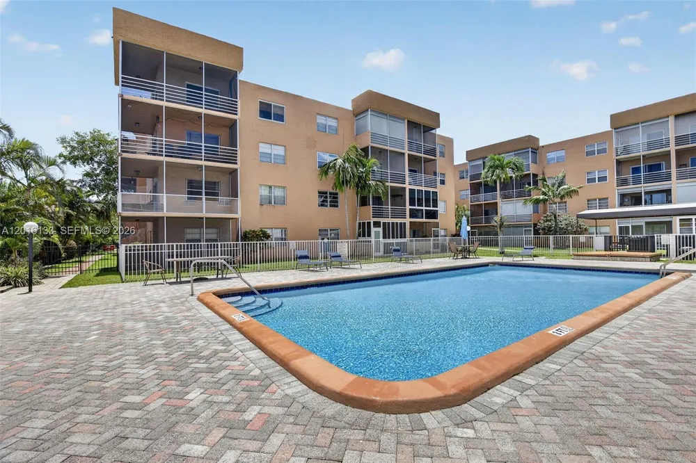 3048 Sunrise Lakes Dr E, Sunrise, FL 33322