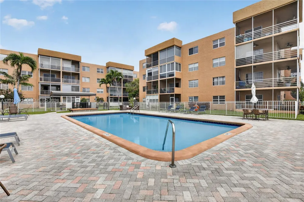3048 Sunrise Lakes Dr E, Sunrise, FL 33322