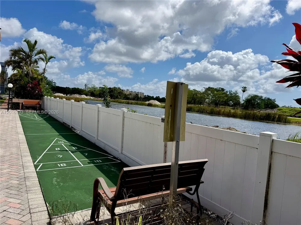 3048 Sunrise Lakes Dr E, Sunrise, FL 33322