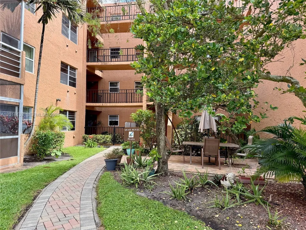 3048 Sunrise Lakes Dr E, Sunrise, FL 33322