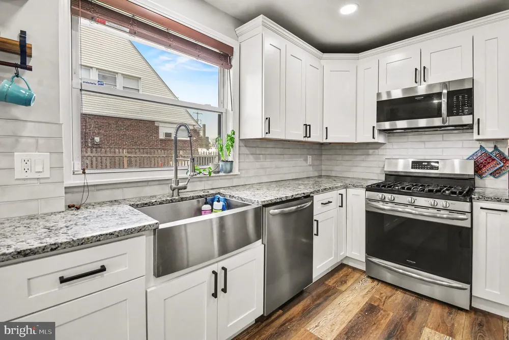 916 E Gowen Ave, Philadelphia, PA 19150