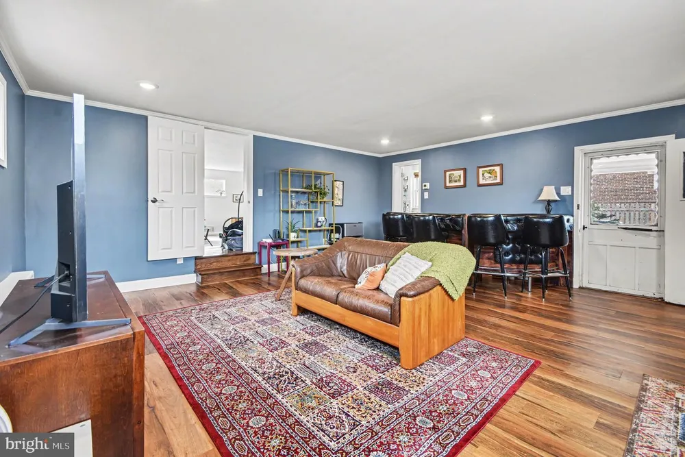 916 E Gowen Ave, Philadelphia, PA 19150