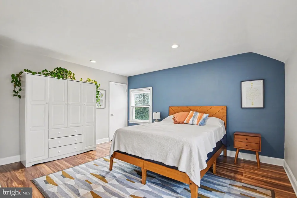 916 E Gowen Ave, Philadelphia, PA 19150