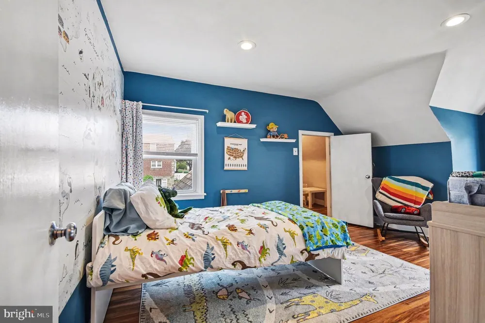 916 E Gowen Ave, Philadelphia, PA 19150