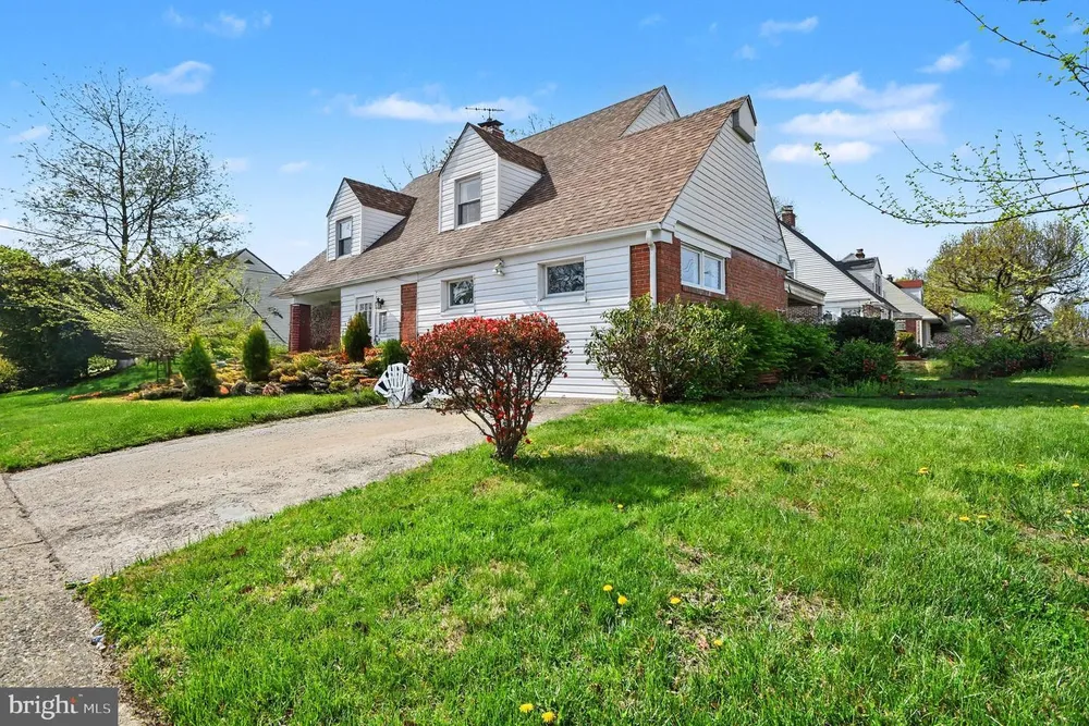 916 E Gowen Ave, Philadelphia, PA 19150