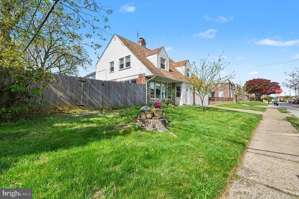 916 E Gowen Ave, Philadelphia, PA 19150