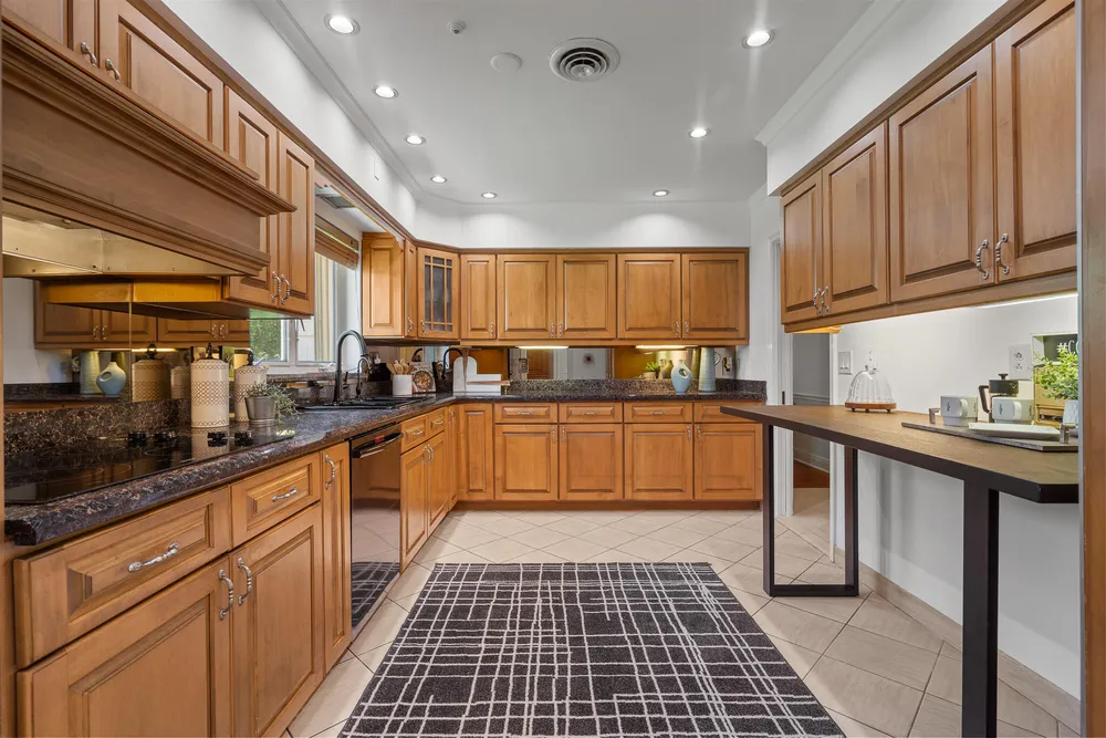 57 Cayuga Rd, Sea Ranch Lakes, FL 33308
