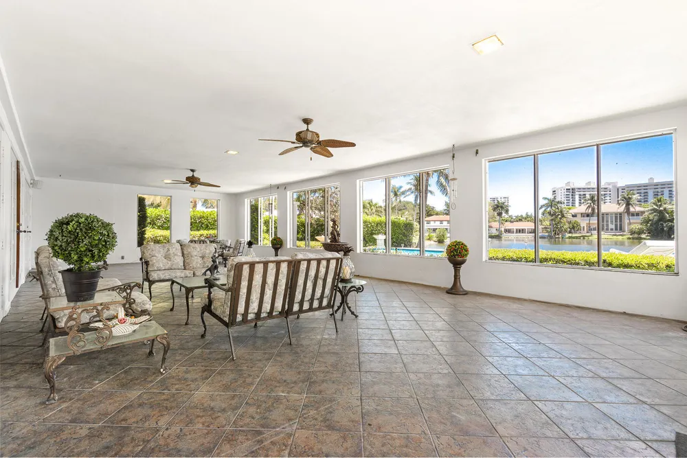 57 Cayuga Rd, Sea Ranch Lakes, FL 33308