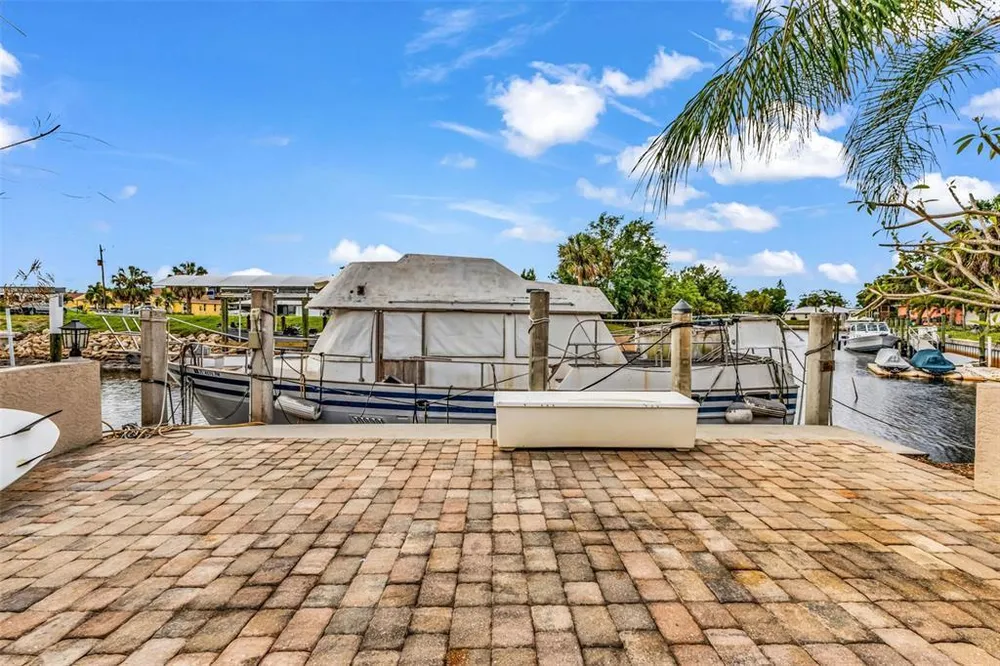 28401 Coco Palm Dr, Punta Gorda, FL 33982