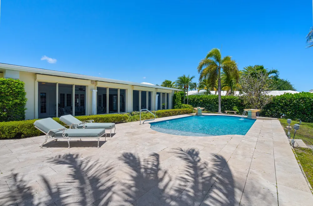 57 Cayuga Rd, Sea Ranch Lakes, FL 33308