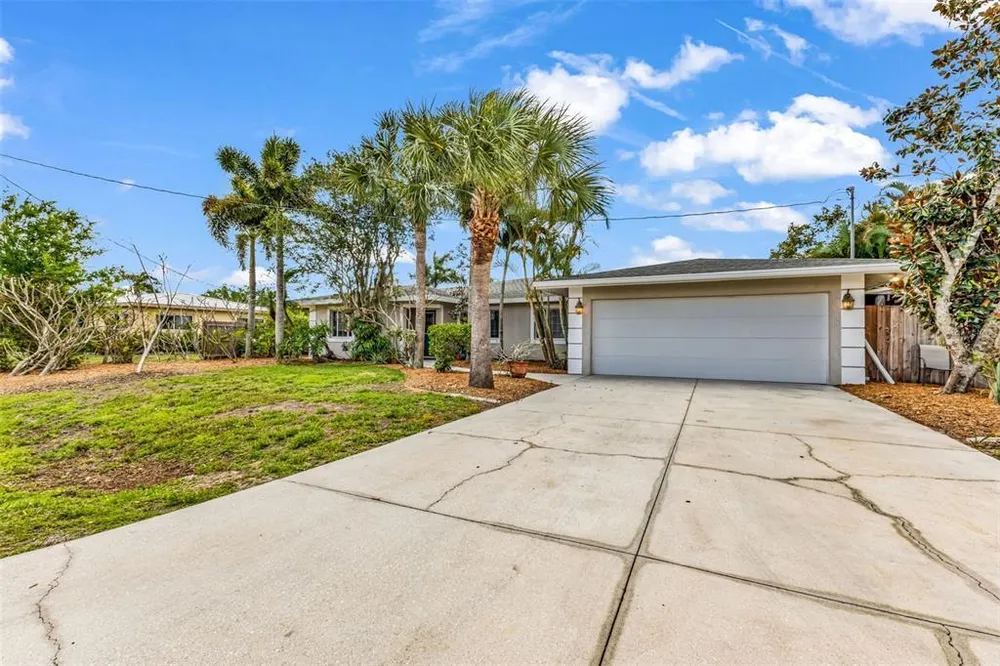 28401 Coco Palm Dr, Punta Gorda, FL 33982