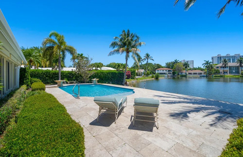 57 Cayuga Rd, Sea Ranch Lakes, FL 33308