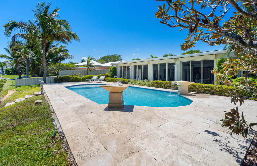 57 Cayuga Rd, Sea Ranch Lakes, FL 33308