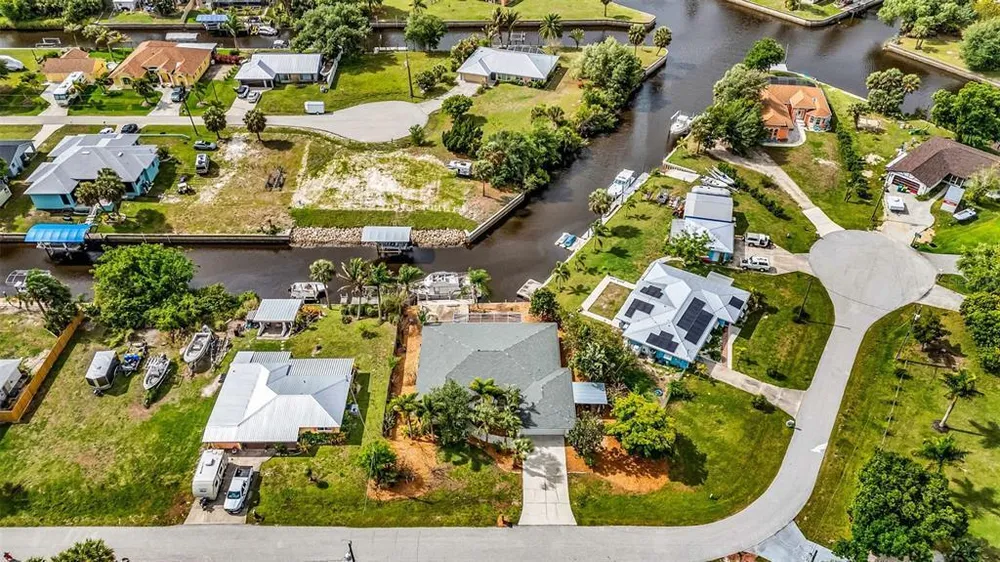 28401 Coco Palm Dr, Punta Gorda, FL 33982