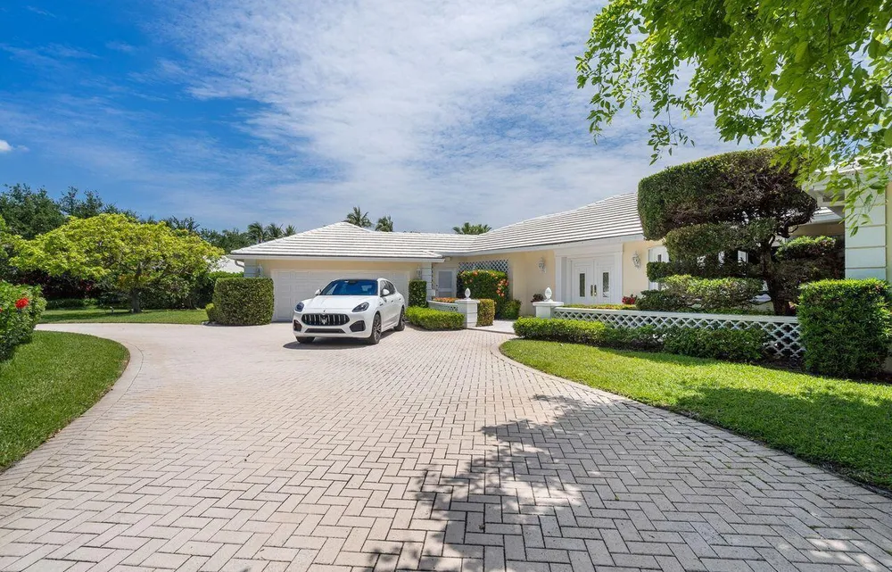 57 Cayuga Rd, Sea Ranch Lakes, FL 33308