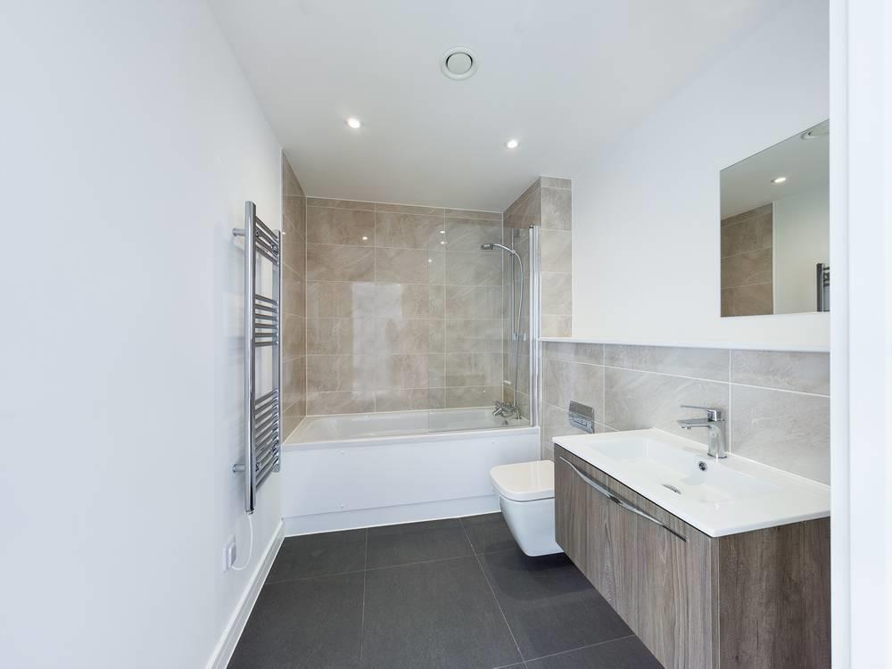 The Broadway, Crawley Image 4