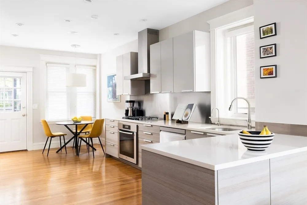 14 Marshal St, Brookline, MA 02446